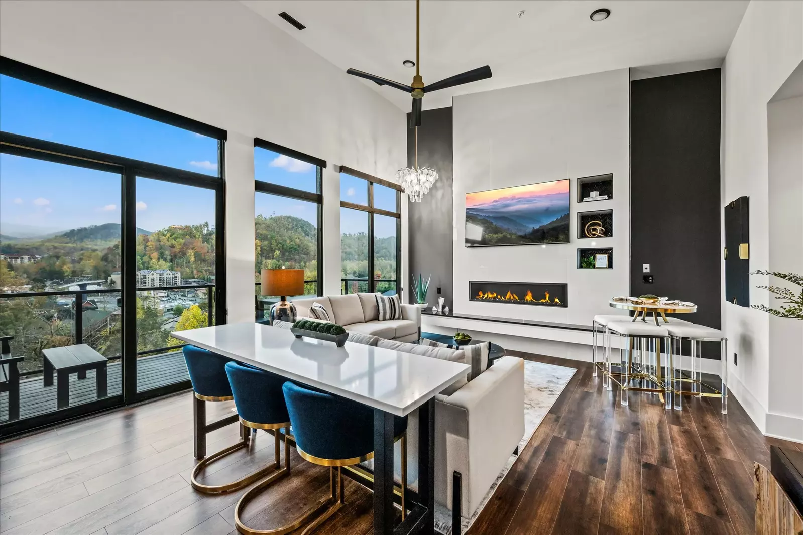 The Overlook at 738 - Unit 7