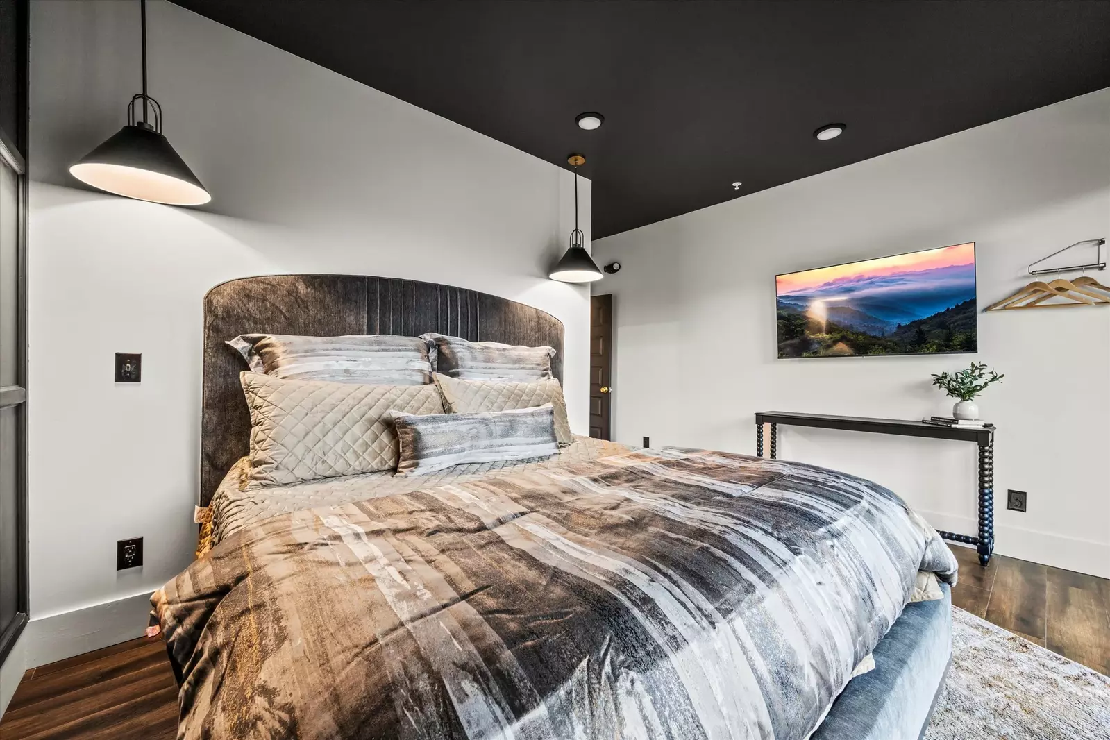 The Overlook at 738 - Unit 7