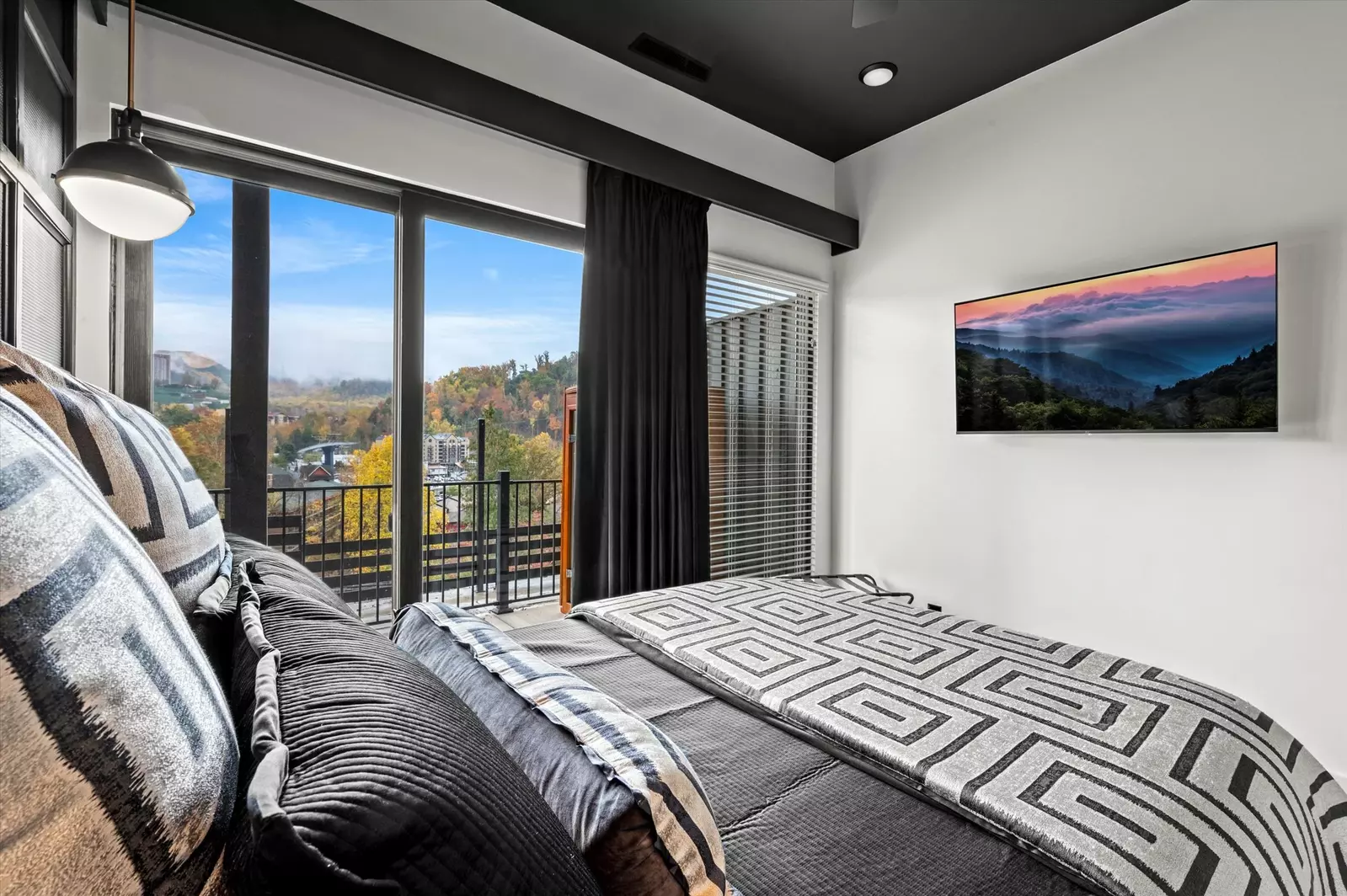 The Overlook at 738 - Unit 6