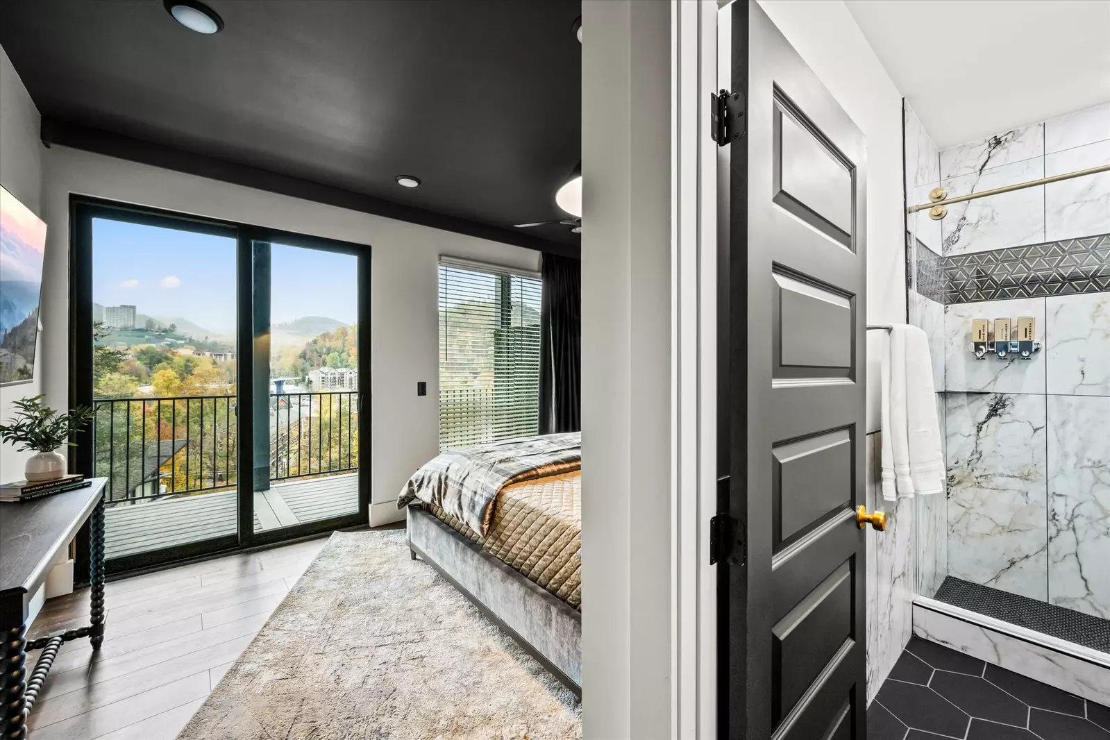 The Overlook at 738 - Unit 7