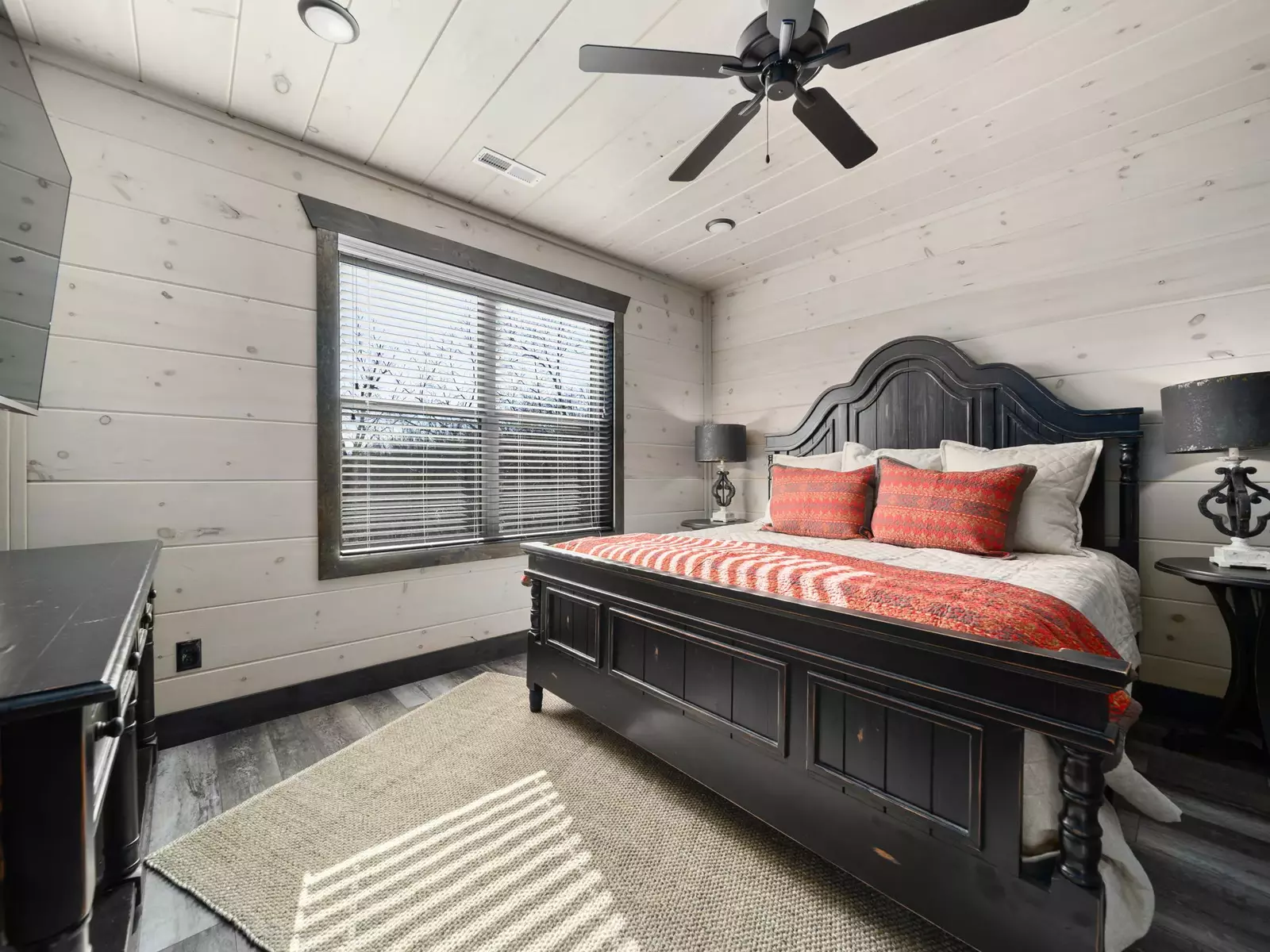 Wild Horse Lodge